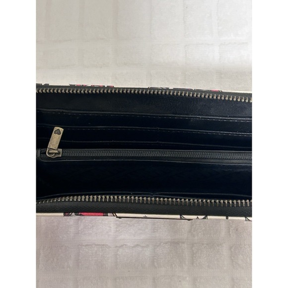 Loungefly Marvel Deadpool Tattoo Print Zip Around Wallet broken zipper - Picture 2 of 3